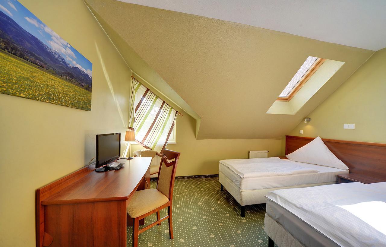 Hotel Belweder - Przy Hotelu Golebiewski คาร์ปัตซ์ ภายนอก รูปภาพ