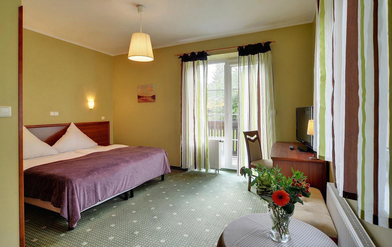 Hotel Belweder - Przy Hotelu Golebiewski คาร์ปัตซ์ ภายนอก รูปภาพ