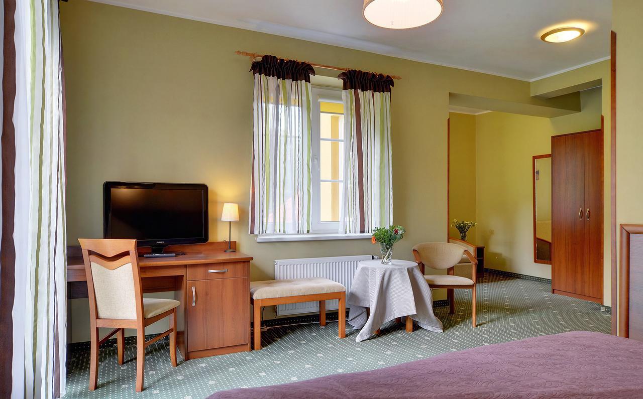 Hotel Belweder - Przy Hotelu Golebiewski คาร์ปัตซ์ ภายนอก รูปภาพ