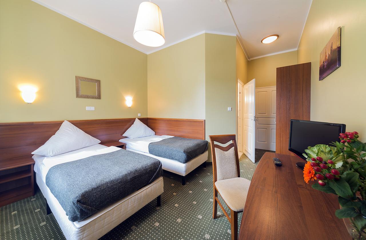 Hotel Belweder - Przy Hotelu Golebiewski คาร์ปัตซ์ ภายนอก รูปภาพ