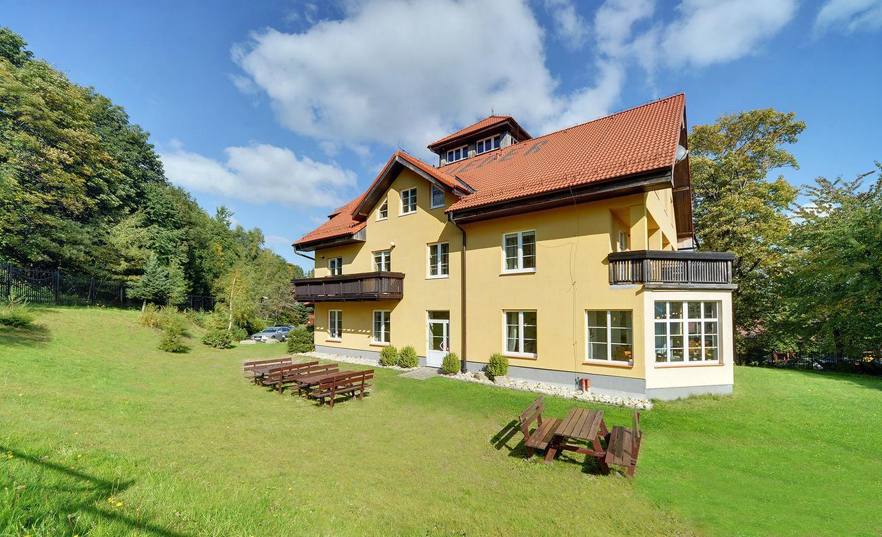 Hotel Belweder - Przy Hotelu Golebiewski คาร์ปัตซ์ ภายนอก รูปภาพ